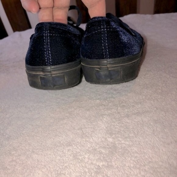 VANS Off The Wall Womens Navy Velvet Low Top Lace Sneakers Sz 7.5 - Picture 6 of 11